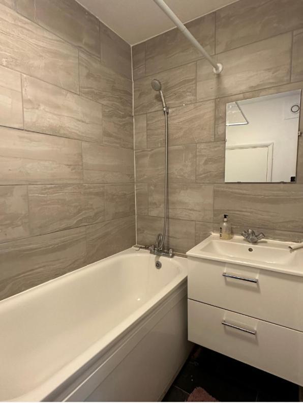 Spacious,1 Bed, Balcony, Southwark Central לונדון מראה חיצוני תמונה